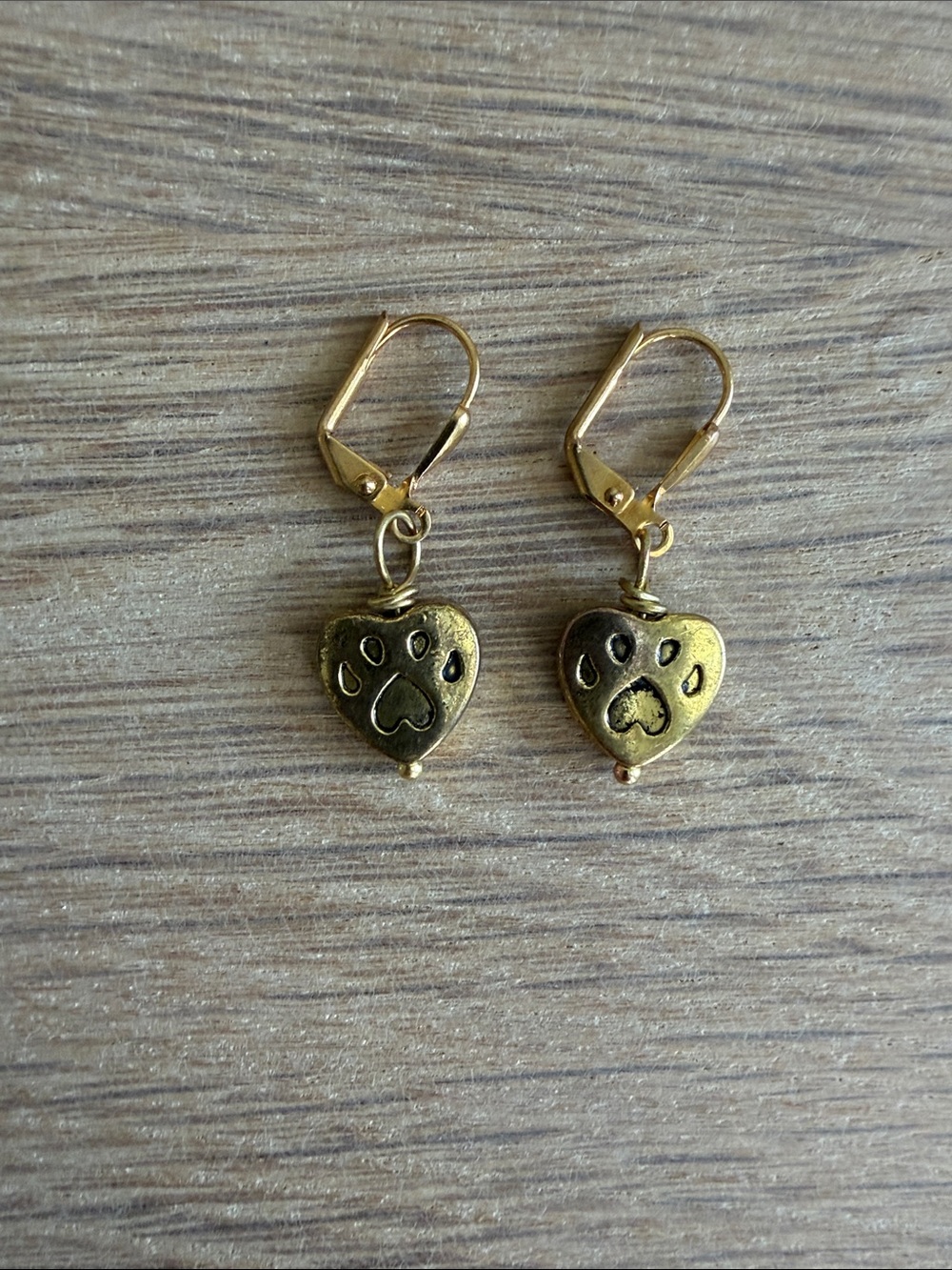 HAND CRAFTED GOLD PAW PRINT HEART EARRINGS Cute Animal Lover Dangles